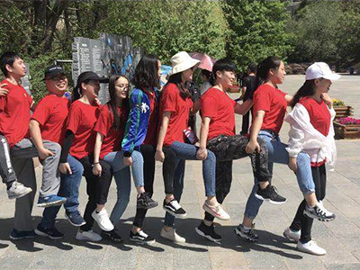 公司團建:無能量不青春