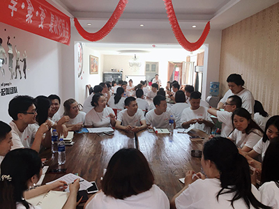 泓灼盛夏轟趴館:沒有狂躁只有激情